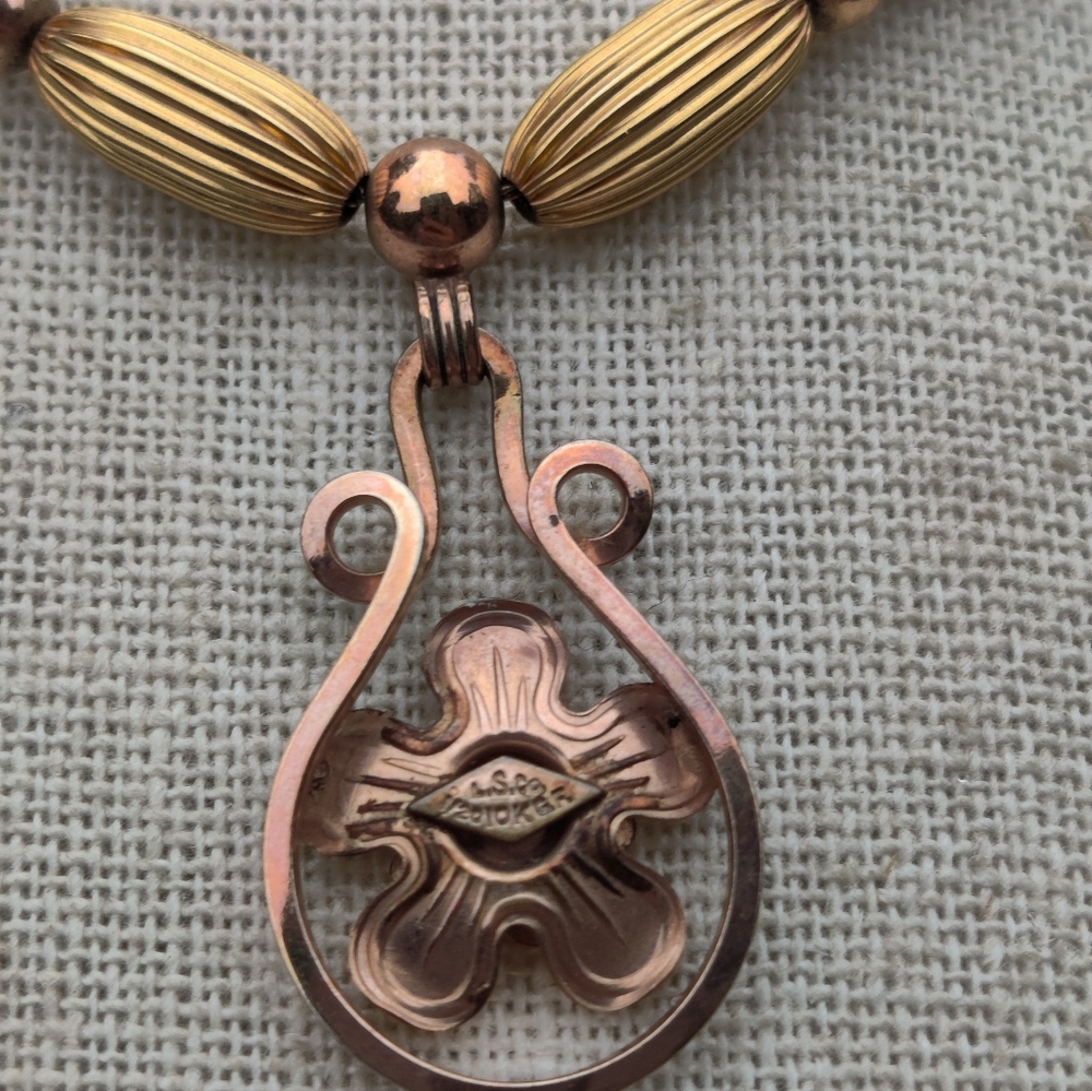 Antique 12k GF LSCO (Louis Stern Co.) flower pendant necklace - Picture 8 of 9